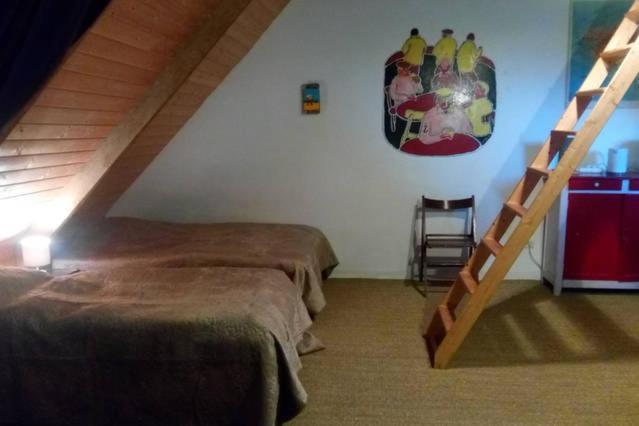 Bretagne Atypique, Dans Un Ancien Couvent