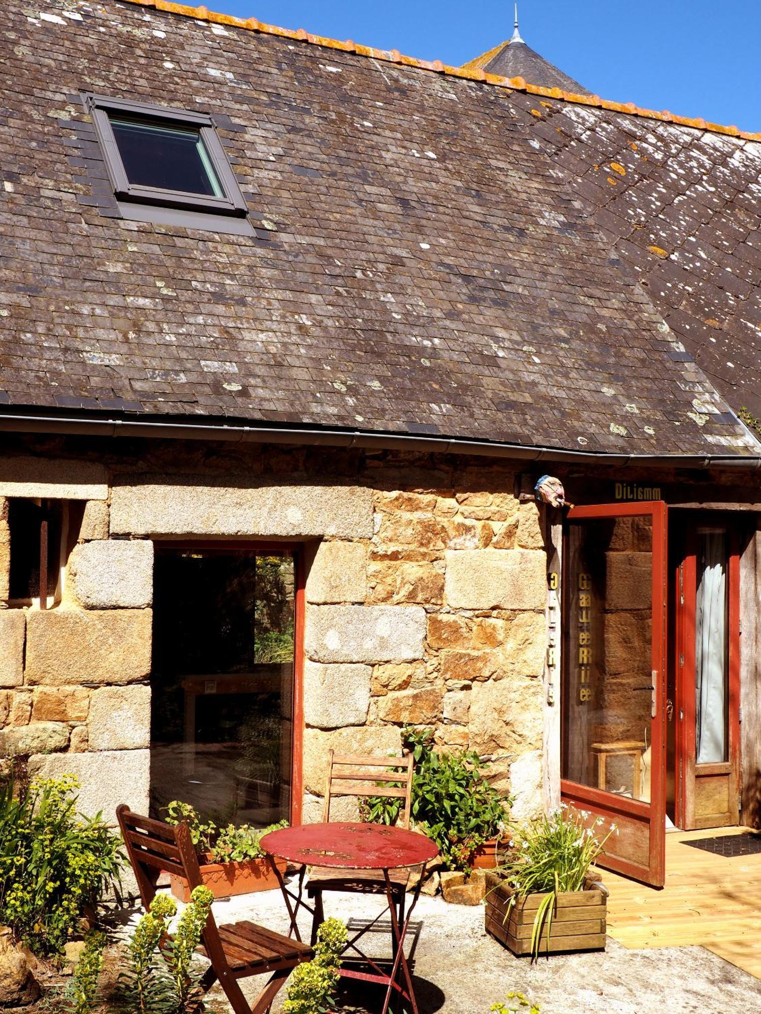 Bretagne Atypique, Dans Un Ancien Couvent Gasthof Camlez